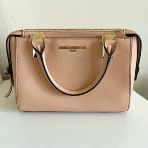 KARLLAGERFELD Paris Crossbody Bag in Baby Pink